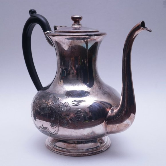 WM A. Rogers Vintage Tea Pot Kettle, Silver Plated Teapot - Picture 2 of 6